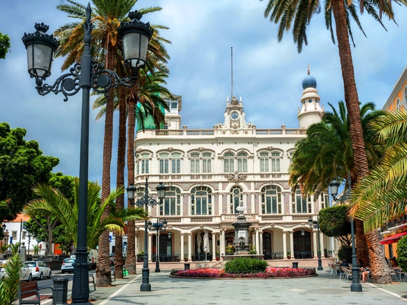 https://static.abcroisiere.com/images/fr/escales/escale,las palmas de gran canaria-las palmas de gran canaria_zoom,ES,LPA,30517.jpg